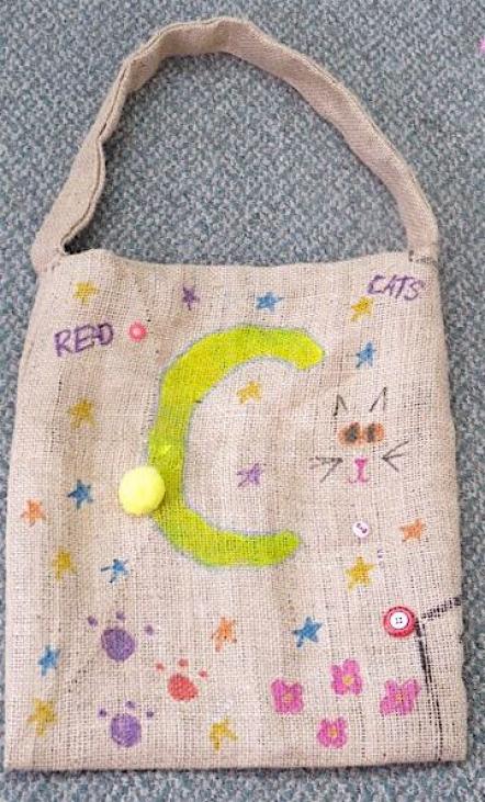 recycled coffee sacks library bag / Images / Media - Technology Online